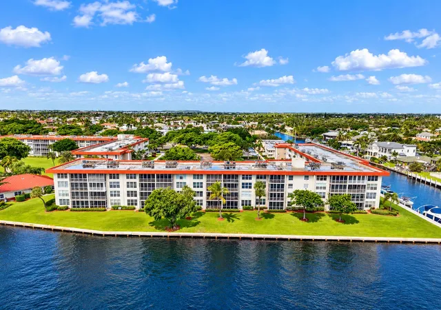 Listing Photo 1 - Condo for sale in building located at 3180 Ne 48Th Ct, Lighthouse Point, FL 33064 - Unit #309