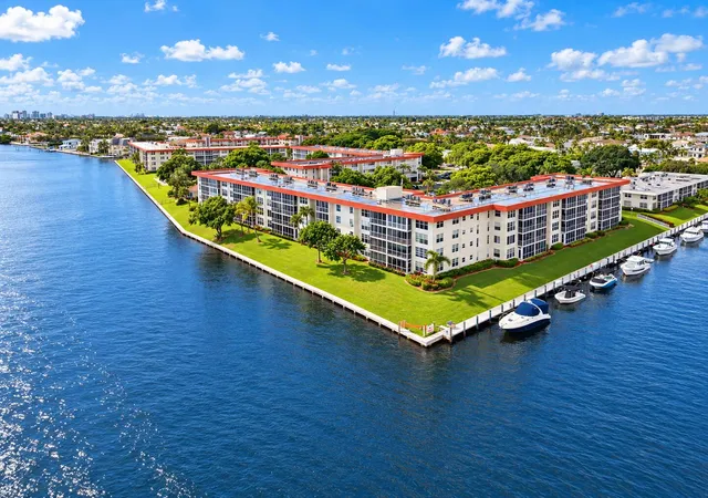 Listing Photo 3 - Condo for sale in building located at 3180 Ne 48Th Ct, Lighthouse Point, FL 33064 - Unit #309