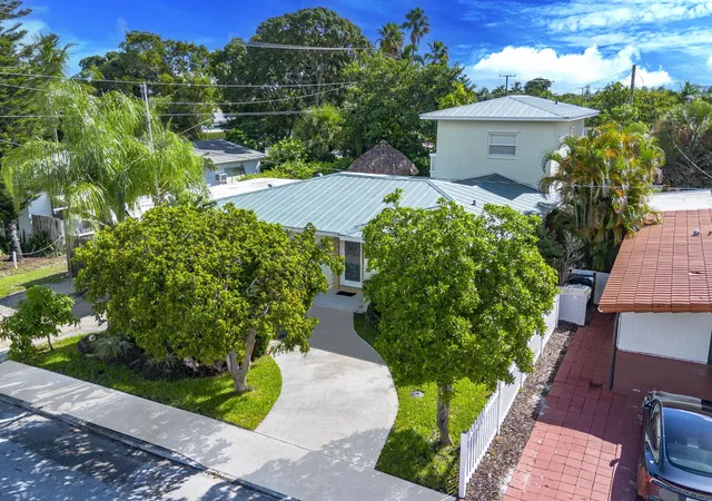 Photo 1 of Single family home for sale at 1808 N M St, Lake Worth Beach, FL 33460 | MLS# B26081918 | Listing updated on 2026-10-10