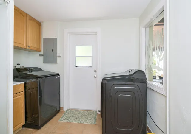 Photo 4 of Single family home for sale at 1808 N M St, Lake Worth Beach, FL 33460 | MLS# B26081918 | Listing updated on 2026-10-10