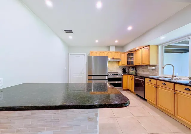 Photo 3 of Single family home for sale at 2621 Ne 51st Court, Lighthouse Point, FL 33064 | MLS# B26081749 | Listing updated on 2026-10-06