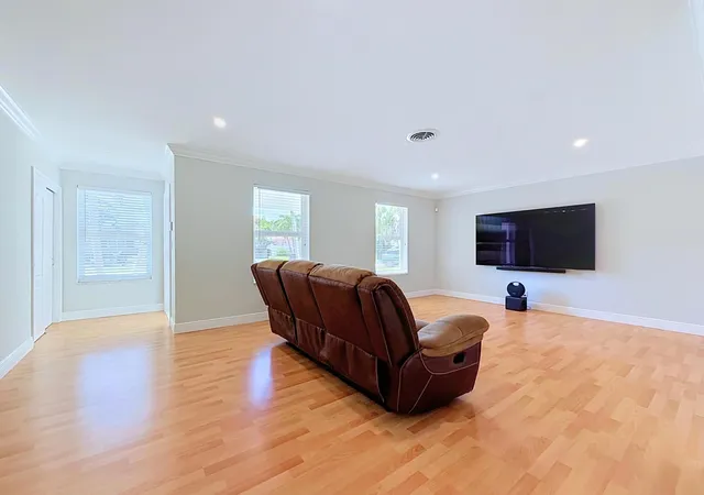 Photo 4 of Single family home for sale at 2621 NE 51st Court, Lighthouse Point, FL 33064 | MLS# B26081749 | Listing updated on 2026-10-06