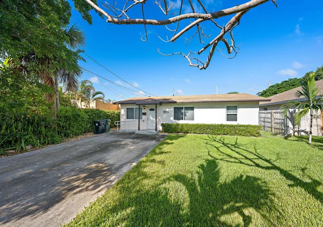 Photo 2 of Single family home for sale at 1615 S North St, Lake Worth Beach, FL 33460 | MLS# B26081973 | Listing updated on 2026-10-10