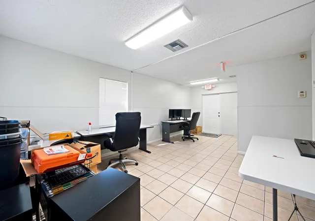 Photo 3 of Single family home for sale at 1615 S North St, Lake Worth Beach, FL 33460 | MLS# B26081973 | Listing updated on 2026-10-10