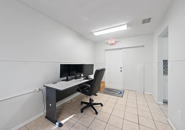 Photo 4 of Single family home for sale at 1615 S North St, Lake Worth Beach, FL 33460 | MLS# B26081973 | Listing updated on 2026-10-10