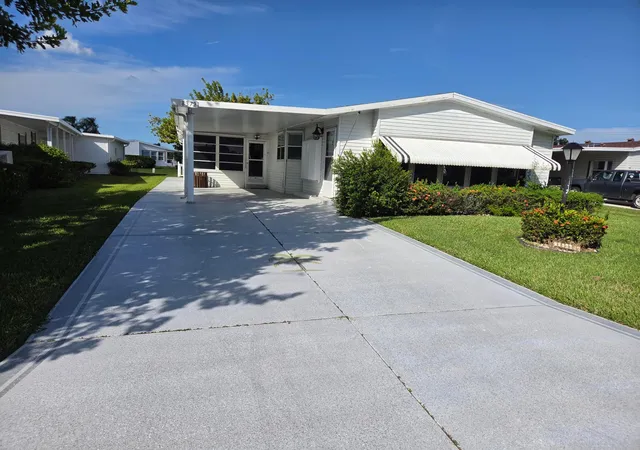 Photo 4 of Manufactured home for sale at 8372 Gallberry Cir, Port Saint Lucie, FL 34952 | MLS# B26082004 | Listing updated on 2026-10-05