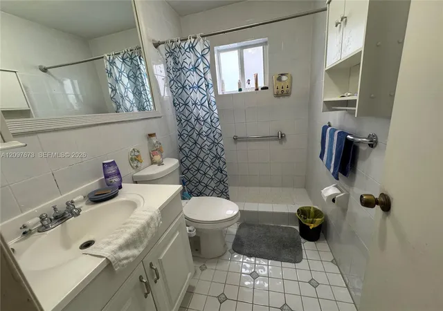 Photo 4 of Single family home for sale at 405 SW 106th Avenue, Miami, FL 33174 | MLS# A12097673 | Listing updated on 2026-10-30