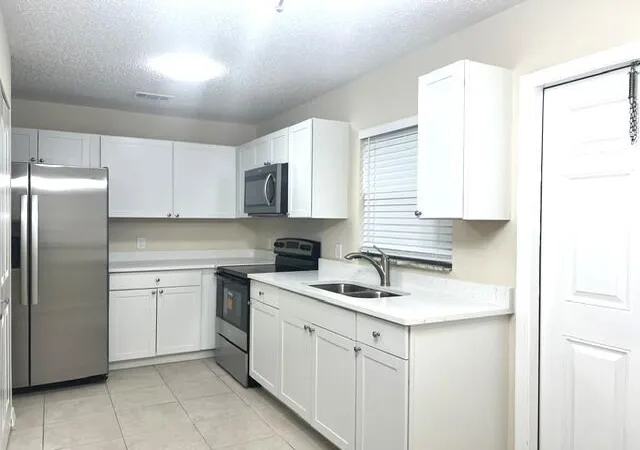 Photo 1 of Single family home for sale at 488 E Jordan Blvd, Pahokee, FL 33476 | MLS# B26082016 | Listing updated on 2026-10-10