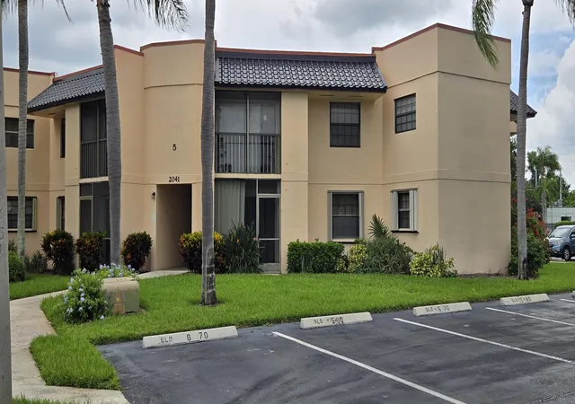 Photo 2 of Condo for sale at 2041 Ne Collins Cir #5-70, Jensen Beach, FL 34957 | MLS# B26082038 | Listing updated on 2026-10-02