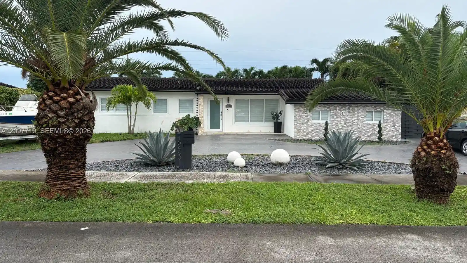 Photo 1 of Single family home for sale at 10450 Sw 42nd Terrace, Miami, FL 33165 | MLS# A12097719 | Listing updated on 2026-10-15