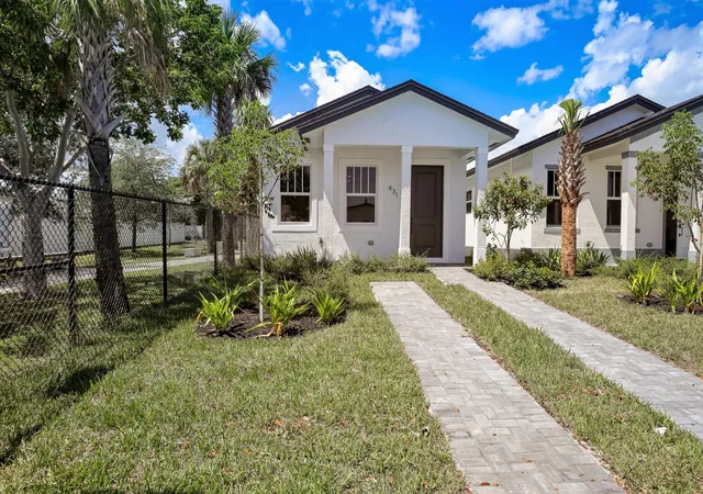 Photo 1 of Single family home for sale at 431 S F St, Lake Worth Beach, FL 33460 | MLS# B26082088 | Listing updated on 2026-09-30