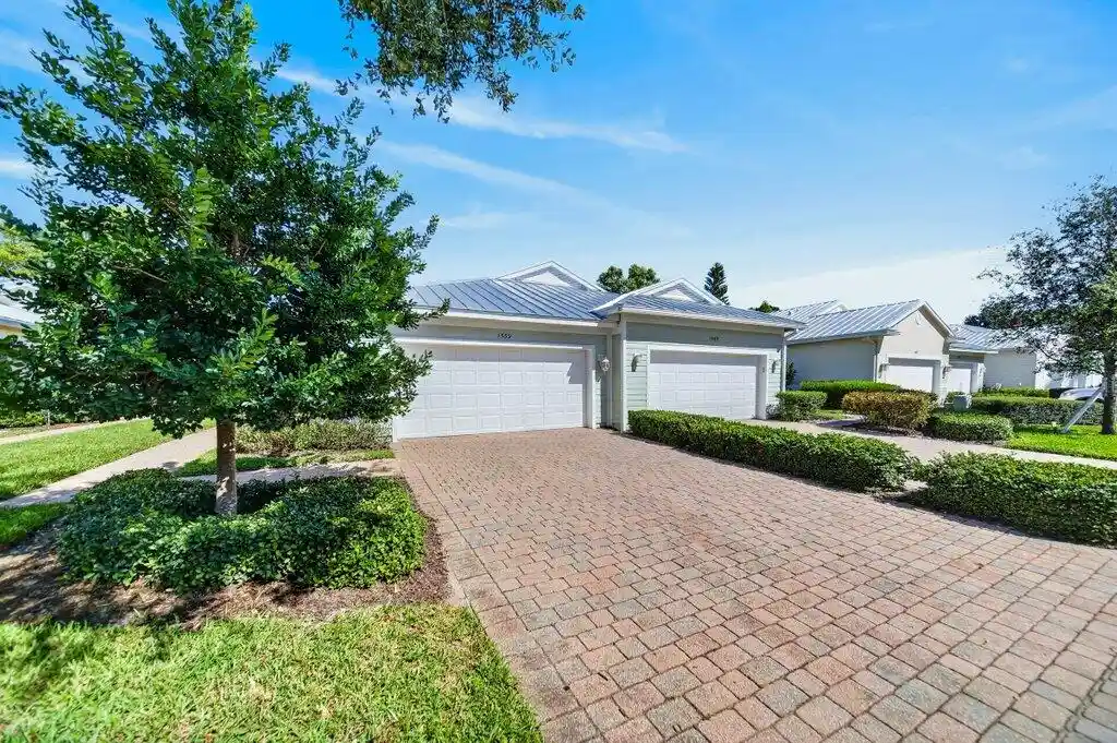 Single family home for sale at 1559 SE Tidewater Pl, Stuart, FL 34997 | MLS# B26082105
