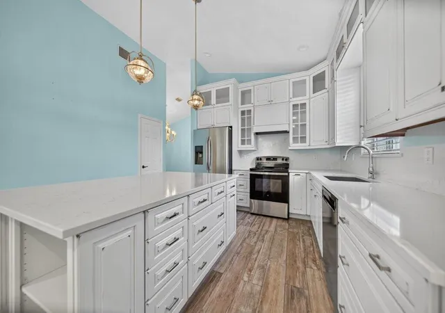 Photo 4 of House for sale at 1559 SE Tidewater Pl, Stuart, FL 34997 | MLS# B26082105 | Listing updated on 2026-09-30