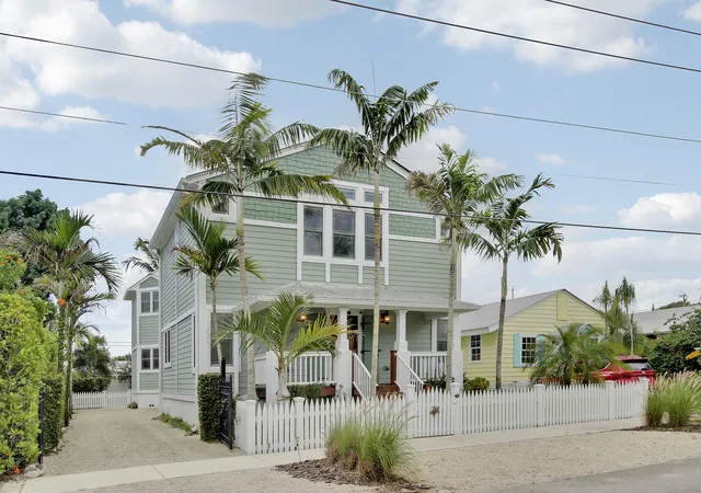 Photo 2 of Single family home for sale at 9172 Se Apollo St, Hobe Sound, FL 33455 | MLS# B26081710 | Listing updated on 2026-10-01