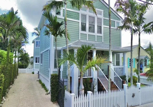 Photo 3 of Single family home for sale at 9172 Se Apollo St, Hobe Sound, FL 33455 | MLS# B26081710 | Listing updated on 2026-10-01