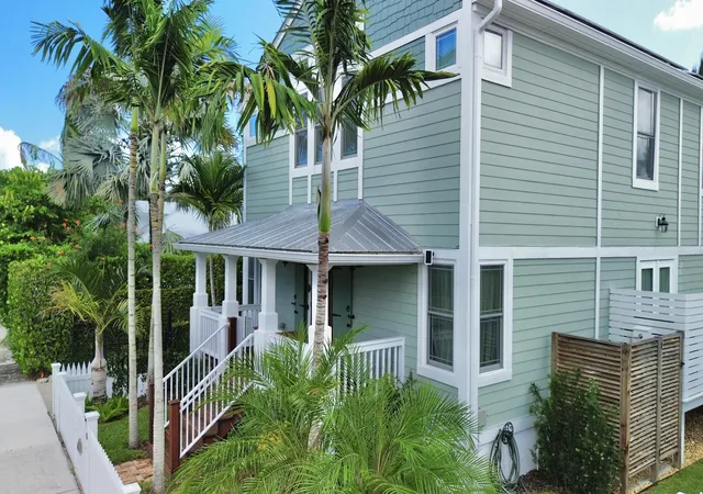 Photo 3 of Single family home for sale at 9172 SE Apollo St, Hobe Sound, FL 33455 | MLS# B26081710 | Listing updated on 2026-10-01