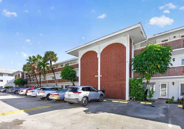 Photo 1 of Condo for sale at 39th Ne Street 39 St #W109, Pompano Beach, FL 33064 | MLS# B26081829 | Listing updated on 2026-10-01