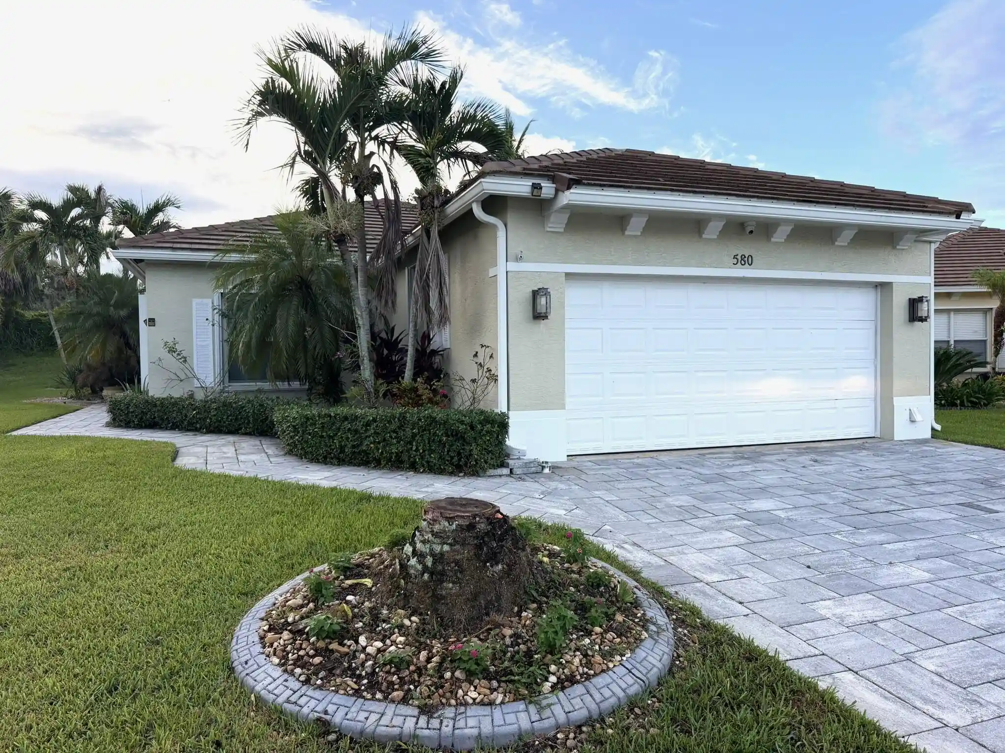 Photo 1 of Single family home for sale at 580 Sw Indian Key Dr, Port Saint Lucie, FL 34986 | MLS# B26082174 | Listing updated on 2026-09-30