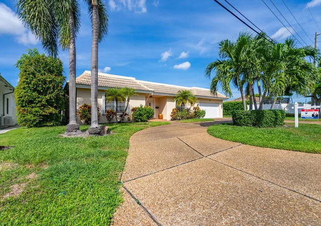Photo 3 of Single family home for sale at 4471 NE 25th Avenue, Lighthouse Point, FL 33064 | MLS# B26082236 | Listing updated on 2026-09-30