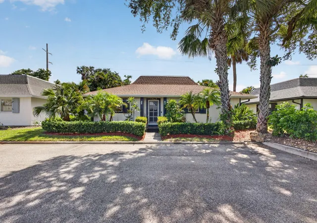 Photo 1 of Single family home for sale at 338 Sw Indian Groves Dr, Stuart, FL 34994 | MLS# B26082411 | Listing updated on 2026-10-10
