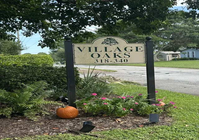 Photo 2 of Single family home for sale at 338 Sw Indian Groves Dr, Stuart, FL 34994 | MLS# B26082411 | Listing updated on 2026-10-10