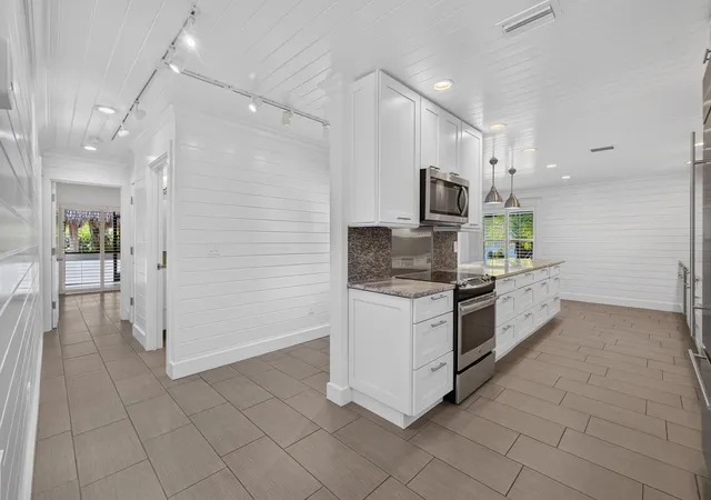 Photo 3 of Single family home for sale at 338 SW Indian Groves Dr, Stuart, FL 34994 | MLS# B26082411 | Listing updated on 2026-10-10