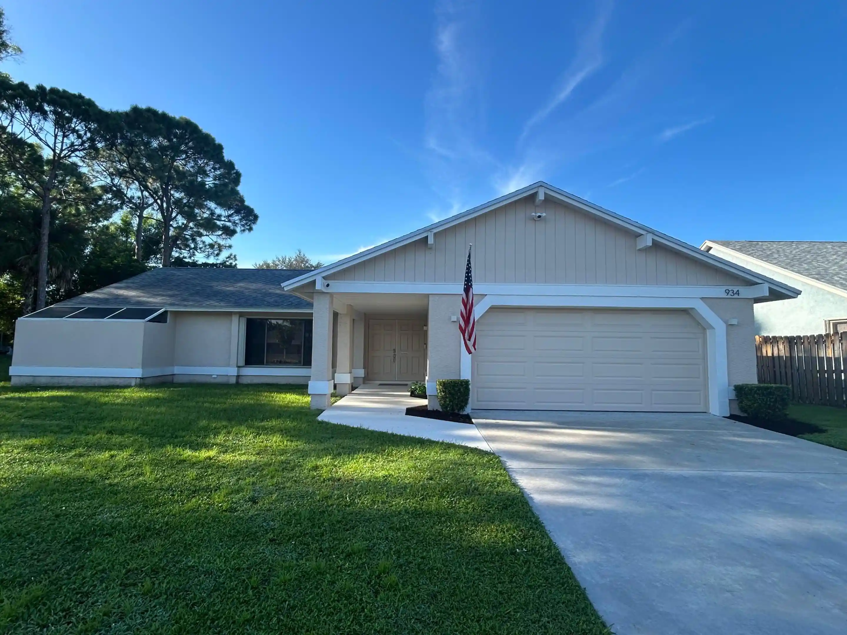 Photo 1 of Single family home for sale at 934 Se Atlantus Ave, Port Saint Lucie, FL 34983 | MLS# B26082434 | Listing updated on 2026-10-16