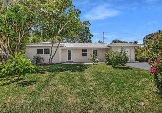 Photo 3 of Single family home for sale at 902 Garnett St, Lantana, FL 33462 | MLS# B26082503 | Listing updated on 2026-10-02