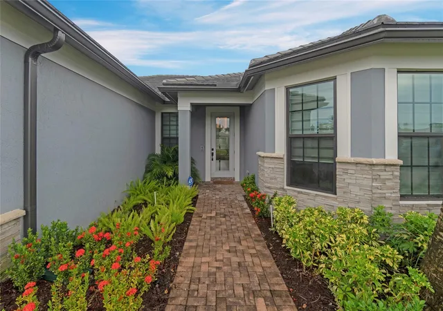 Photo 2 of Single family home for sale at 4566 Silverwood Ln N, Fort Lauderdale, FL 33309 | MLS# B26082529 | Listing updated on 2026-10-05