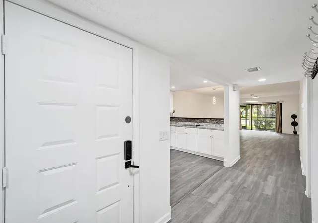 Listing Photo 4 - Condo for sale in building located at 310 Lakeview Dr, Weston, FL 33326 - Unit #105