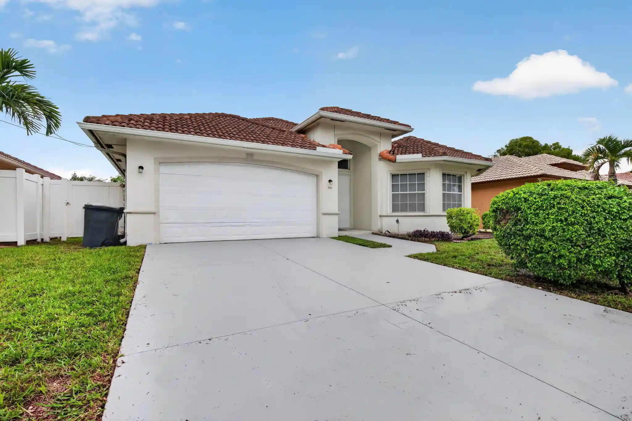 Single family home for sale at 900 SE 2nd Avenue, Dania, FL 33004 | MLS# B26082558