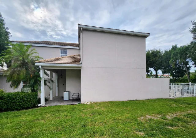 Photo 2 of Single family home for sale at 180 Kensington Way, Royal Palm Beach, FL 33414 | MLS# B26082581 | Listing updated on 2026-10-04