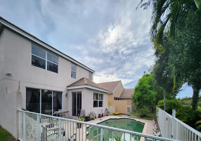 Photo 3 of Single family home for sale at 180 Kensington Way, Royal Palm Beach, FL 33414 | MLS# B26082581 | Listing updated on 2026-10-04