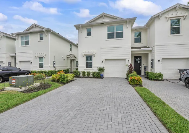 Townhouse for sale at 4567 Hollister Ave, Lake Worth, FL 33463 | MLS# B26082587