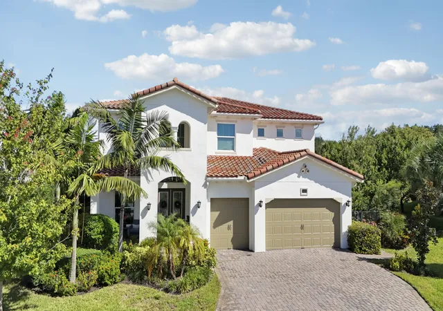 Photo 4 of Single family home for sale at 2475 NE Evinrude Cir, Jensen Beach, FL 34957 | MLS# B26082613 | Listing updated on 2026-10-08