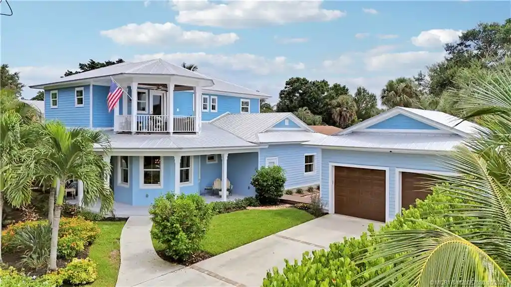 Single family home for sale at 1002 SE Riverside Dr, Stuart, FL 34996 | MLS# M20057030