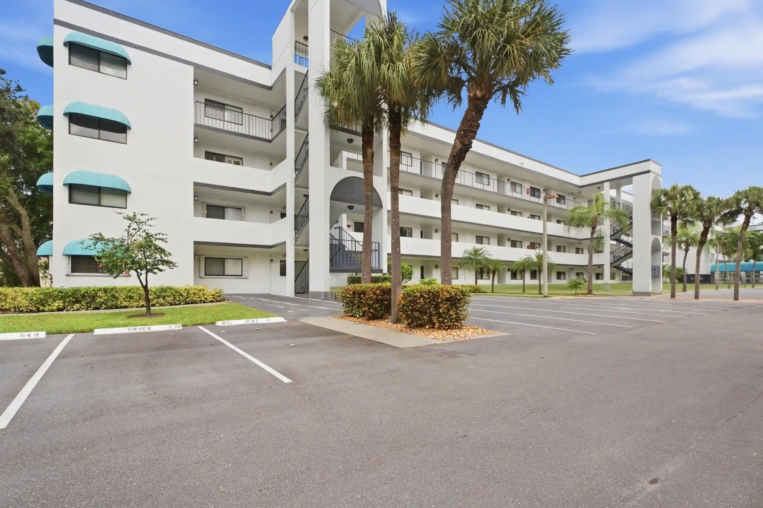 Condo for sale at 4725 Lucerne Lakes Blvd E #301, Lake Worth, FL 33467 | MLS# B26082656