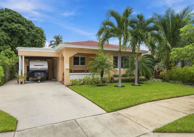 Photo 1 of Single family home for sale at 330 Cornell Dr, Lake Worth Beach, FL 33460 | MLS# B26082666 | Listing updated on 2026-10-10