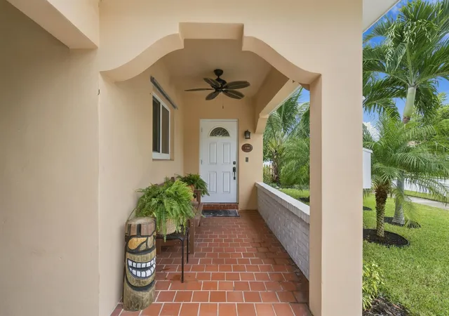 Photo 3 of Single family home for sale at 330 Cornell Dr, Lake Worth Beach, FL 33460 | MLS# B26082666 | Listing updated on 2026-10-10