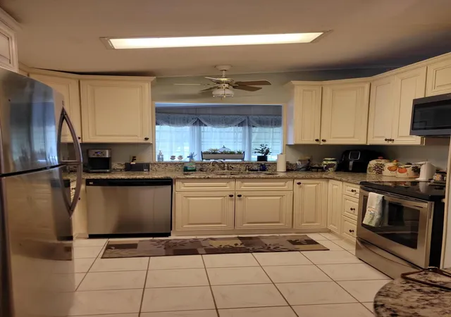 Photo 3 of Manufactured home for sale at 7435 Se Independence Ave, Hobe Sound, FL 33455 | MLS# B26082676 | Listing updated on 2026-10-09