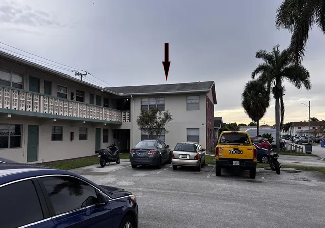 Condo for sale at 250 NE 40th Street #38, Oakland Park, FL 33334 | MLS# B26082683