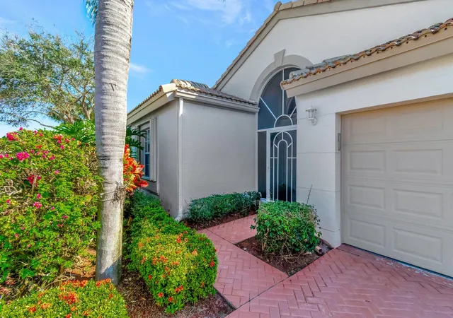 Photo 3 of Single family home for sale at 5670 Swaying Palm Ln, Boynton Beach, FL 33437 | MLS# B26082727 | Listing updated on 2026-10-11