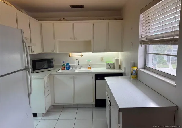 Photo 3 of Condo for sale at 2600 SE Ocean Blvd #J12, Stuart, FL 34996 | MLS# B26082864 | Listing updated on 2026-10-08