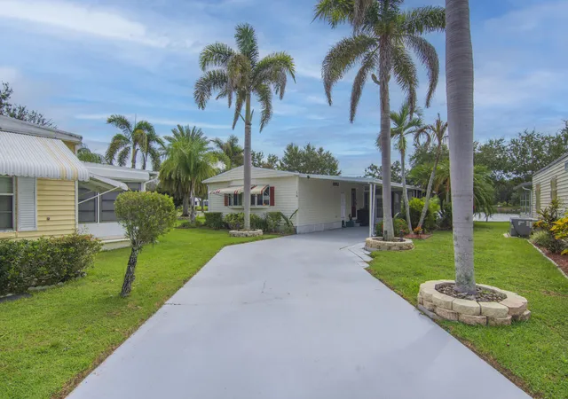 Photo 3 of Manufactured home for sale at 16 Santa Maria Ct, Port Saint Lucie, FL 34952 | MLS# B26082942 | Listing updated on 2026-10-05