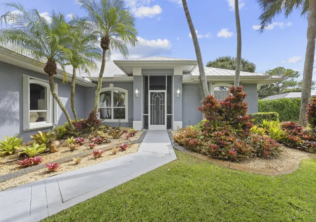 Photo 2 of Single family home for sale at 1925 Sw Autumnwood Way, Palm City, FL 34990 | MLS# B26082950 | Listing updated on 2026-10-10