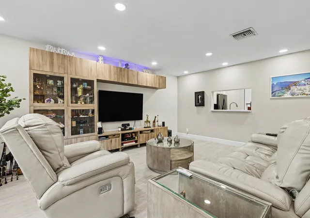 Photo 3 of Townhouse for sale at 3821 Nw 121st Avenue, Sunrise, FL 33323 | MLS# B26082956 | Listing updated on 2026-10-10