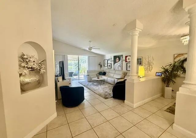 Photo 3 of Single family home for sale at 10320 Nw 11th Street, Plantation, FL 33322 | MLS# B26083011 | Listing updated on 2026-10-06
