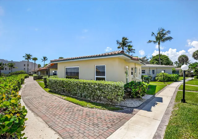 Photo 4 of House for sale at 1225 Hillsboro Mile #B2, Hillsboro Beach, FL 33062 | MLS# B26083015 | Listing updated on 2026-10-02