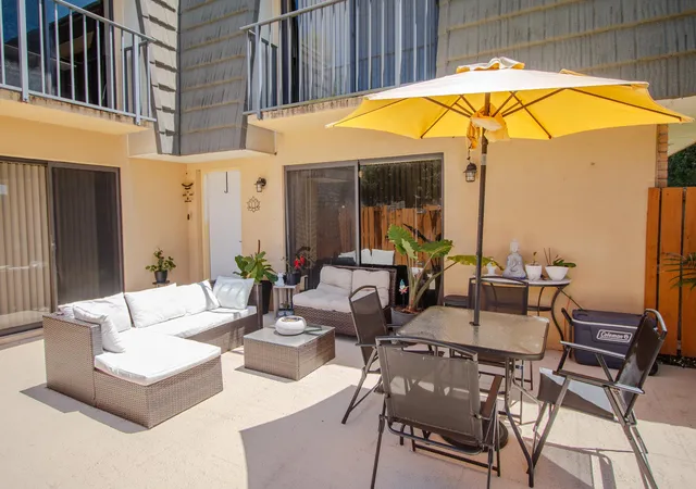 Townhouse for sale at 606 6th Way, West Palm Beach, FL 33407 | MLS# B26083114