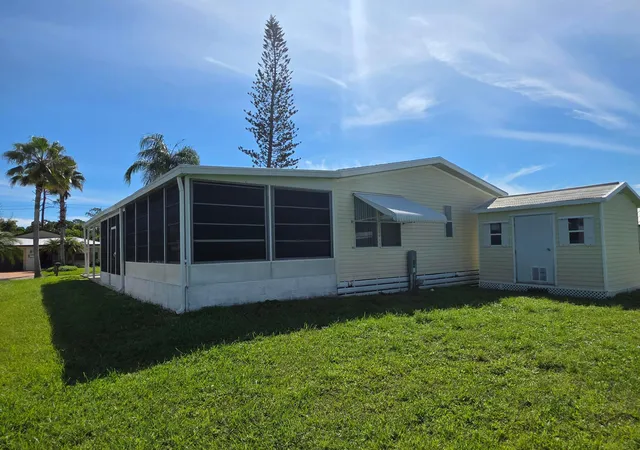 Photo 3 of Manufactured home for sale at 77 Mediterranean Blvd E, Port Saint Lucie, FL 34952 | MLS# B26083192 | Listing updated on 2026-10-02